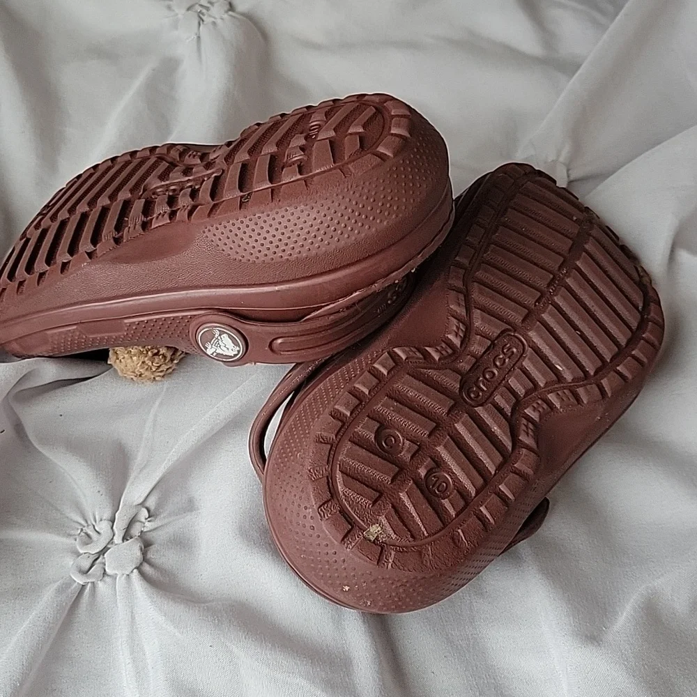CROCS Kids Brown Fuzzy-Lined Clog with Puppy Charm